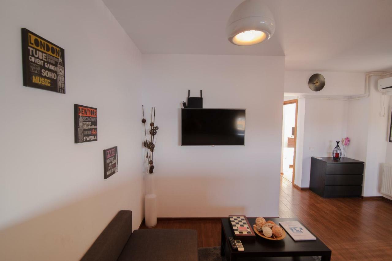 Sea Gem - 200m To Beach, Xl Terrace, And Beautiful Views Apartment Mamaia